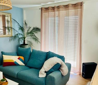 Bouzigues Apartment | Le 7 Bis - clim, parking, plage à pied