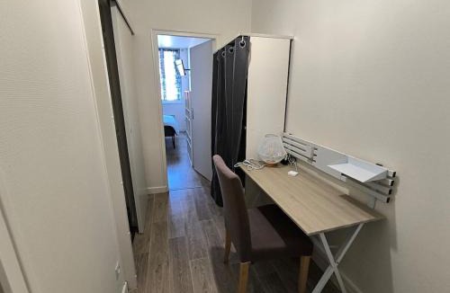 Chateauroux Apartment | LE 7, wifi, parking, centre