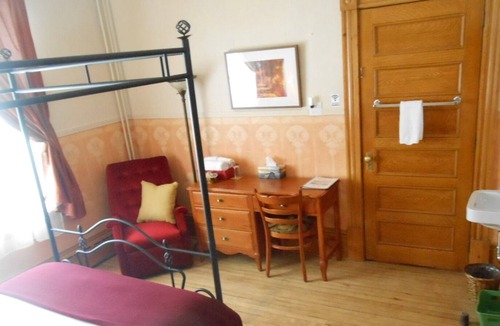 Saint-Malo House | Le 7e Ciel ancestral home with spa near Coaticook