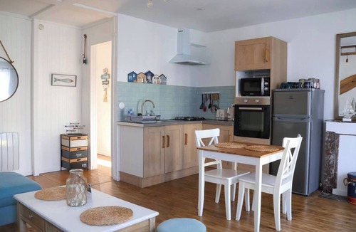 Mers-les-Bains Apartment | Le 8 ∙ Cosy apartment with sea-view balcony