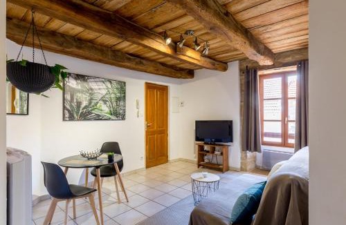 Cremieu Apartment | Le 8 rue Mulet