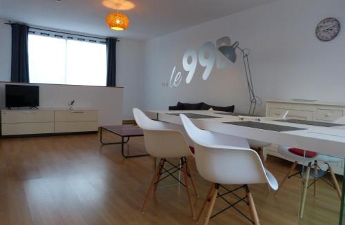 Hallennes-lez-Haubourdin Apartment | le 99B Modern apartment queen size bed connected TV