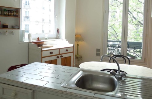 Quartier du Petit-Montrouge Apartment | Le Alésia : Classic French Apartment in Historical Montparnasse Area