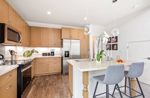 Makaha Valley House | Le'ale'a by AvantStay | Ocean + Mountain Views!