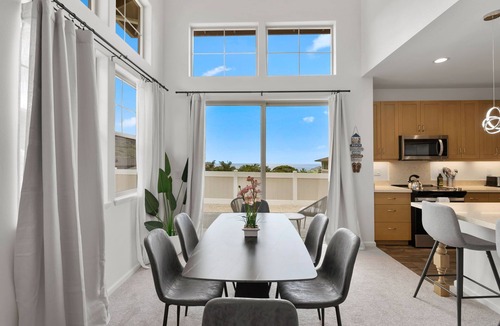 Makaha Valley House | Le'ale'a by AvantStay | Ocean + Mountain Views!