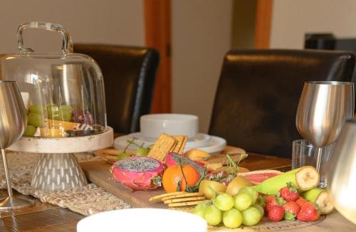 Sainte-Lucie-des-Laurentides House | Le Alesund, 5BR avec SPA, PLAGE et embarcations