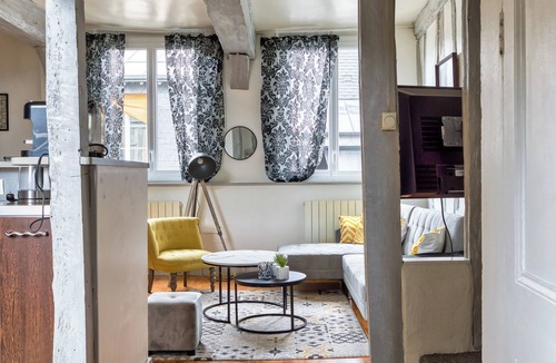 Quartier Vieux Marche-Cathedrale Apartment | Le Auguste, charmant duplex avec terrasse.