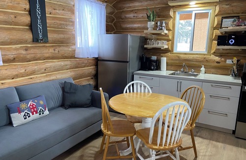 Saint-Luc-de-Bellechasse Cabin | Le Bûcheux SPA privé/Foyer 4 pers