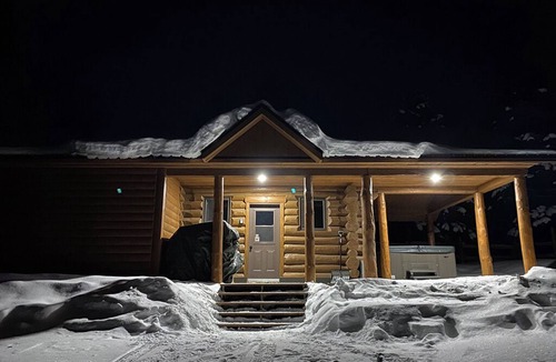 Saint-Luc-de-Bellechasse Cabin | Le Bûcheux SPA privé/Foyer 4 pers