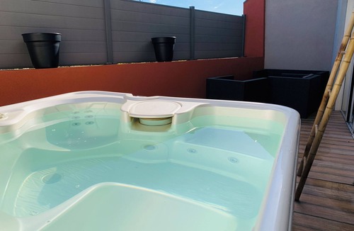 Baccarat House | Le B house with jacuzzi