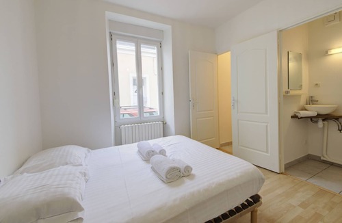 Madeleine - Saint-Leonard Apartment | Le Bacchus - Appartement moderne