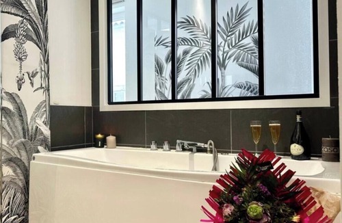 Le Puy-en-Velay Apartment | Le bain de Compostelle