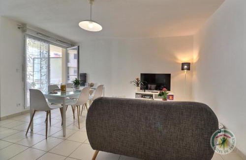 Cesson-Sevigne Apartment | Le balcon de sévigné
