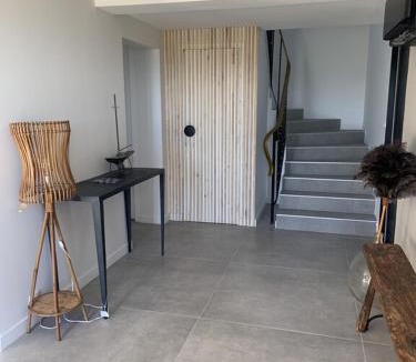 Castelvieilh House | Le Balcon