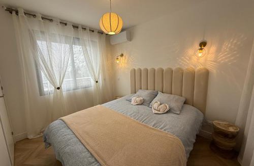 Coupvray Apartment | Le Balcon petit extérieur Idéal familles & couples à 10 min Disneyland Paris avec lit Queen size & parking privé