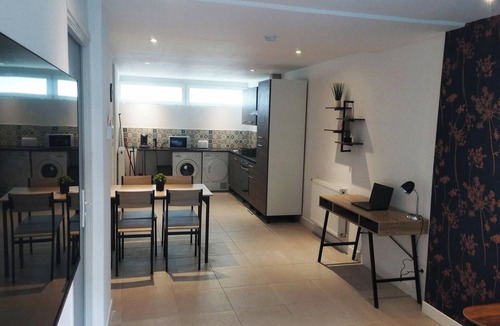Poste Apartment | Le Balthazar Appartement T2 Avec Jardin à 5 Minutes du Stade Pierre Mauroy