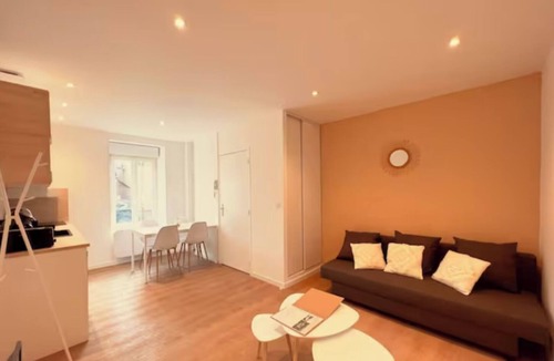 Montlucon Apartment | Le Baltique