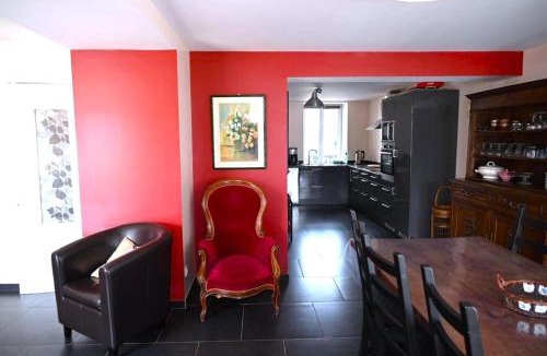 Chooz House | Le banc sous les tilleuls