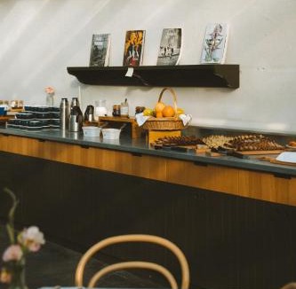 Bonnelles Hotel | Le Barn