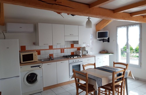 Vix Apartment | "Le Bas des Vignes" country gîte and B&B