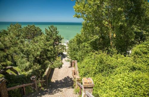 Houlgate Apartment | Le Bateau - Atypique Vue Mer 4P