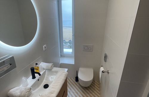 Luc-sur-Mer Hotel | Le Beau Rivage
