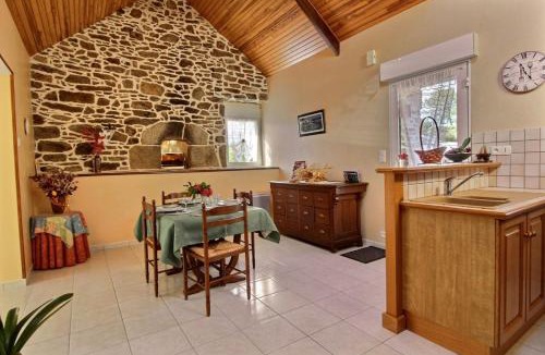 Plouguenast House | Le beau séjour