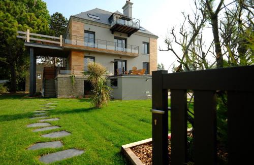 Reville Apartment | Le beaupré loft vue mer imprenable