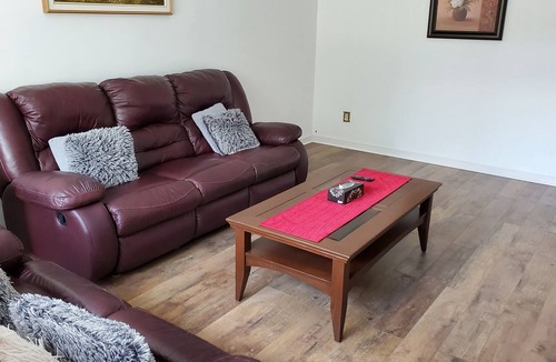 Saint-Leonard Apartment | Le Bellefeuille RC