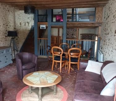 Saint-Hilaire-sur-Yerre House | Le BENEZE entre Beauce et Perche