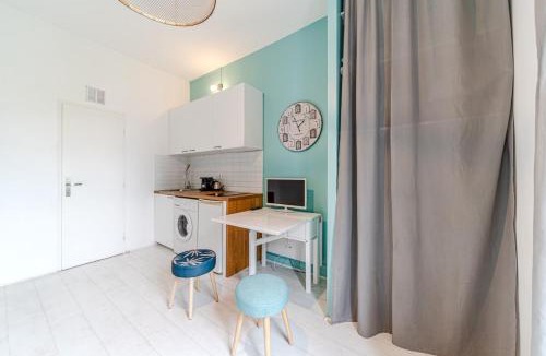 8th Arrondissement Apartment | Le Berliet - Cosy Studio Near Maison de la Danse