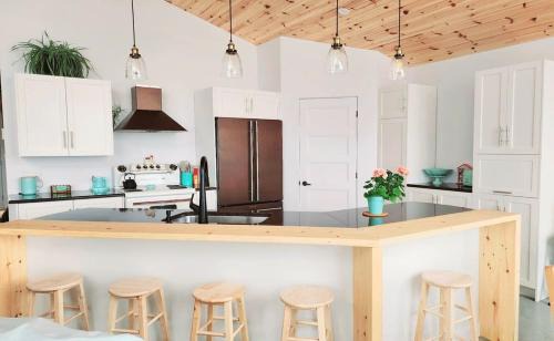 St. Felicien Ski Chalet | Le Betula - Nature Escape with Private Beach