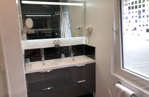 Flers Hotel | Le Beverl'Inn