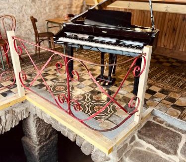 Saint-Leonard-de-Noblat Bed & Breakfast | Le bibelot