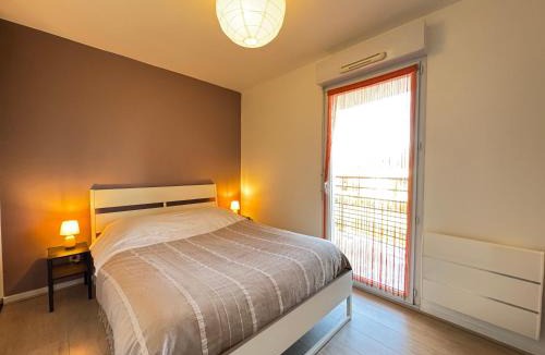 Orvault Apartment | Le Bignon - Wifi, TV, 4 personnes, 1 min à pied du tram