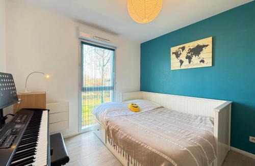 Orvault Apartment | Le Bignon - Wifi, TV, 4 personnes, 1 min à pied du tram