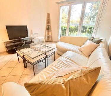 Chartres Apartment | Le bijou d'Ivelina - 3 chambres - wifi - parking