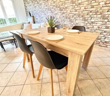 Chartres Apartment | Le bijou d'Ivelina - 3 chambres - wifi - parking