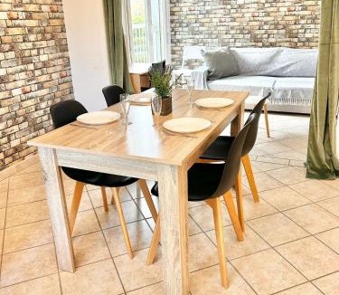 Chartres Apartment | Le bijou d'Ivelina - 3 chambres - wifi - parking