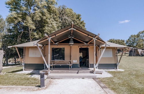 Saint-Leonard-des-Bois Cabin | Le Bivouac