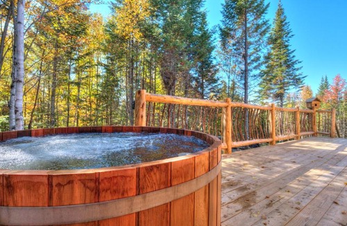 La Malbaie Ski Chalet | Le Bivouac - Les Chalets Spa Canada