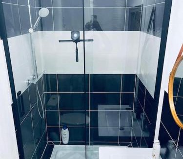 Bourges Apartment | Le Black and White studio centre-ville historique