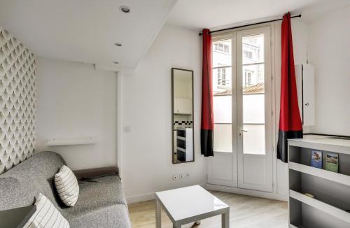 Notre-Dame Apartment | Le Black and White - Trianon