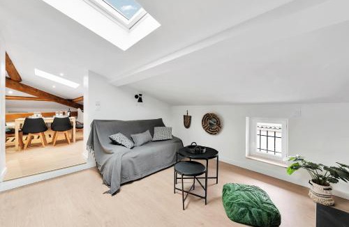 Mazamet Apartment | Le Blackwood