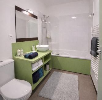 Greoux-les-Bains Apartment | Le Blanc-Martel - Piscine, Climatisation & Parking