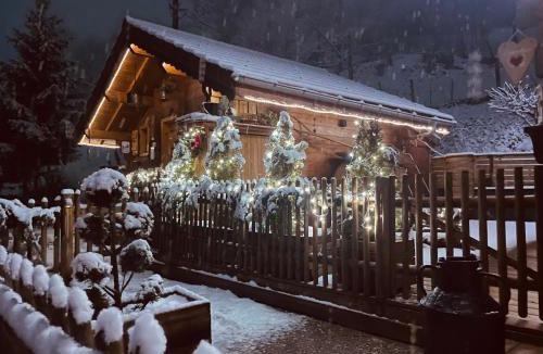 Le Bouchet-Mont-Charvin Ski Chalet | LE BLANC NORDIQUE