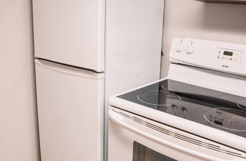 Timmins Apartment | Le Bleu Marin - Monthly Stays Welcome!