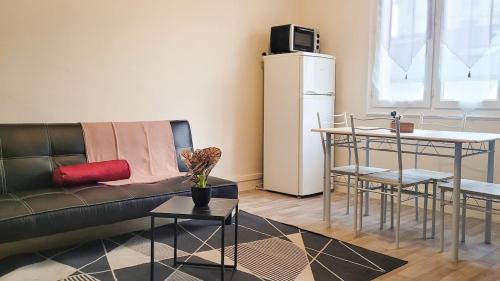 Evreux Apartment | Le Bloom - WIFI - Proche cathédrale & Gare