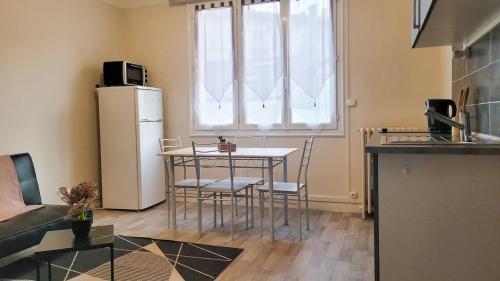 Evreux Apartment | Le Bloom - WIFI - Proche cathédrale & Gare