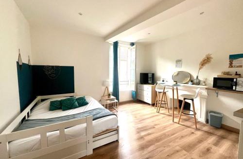 Sens Apartment | Le Blue- hyper centre ville